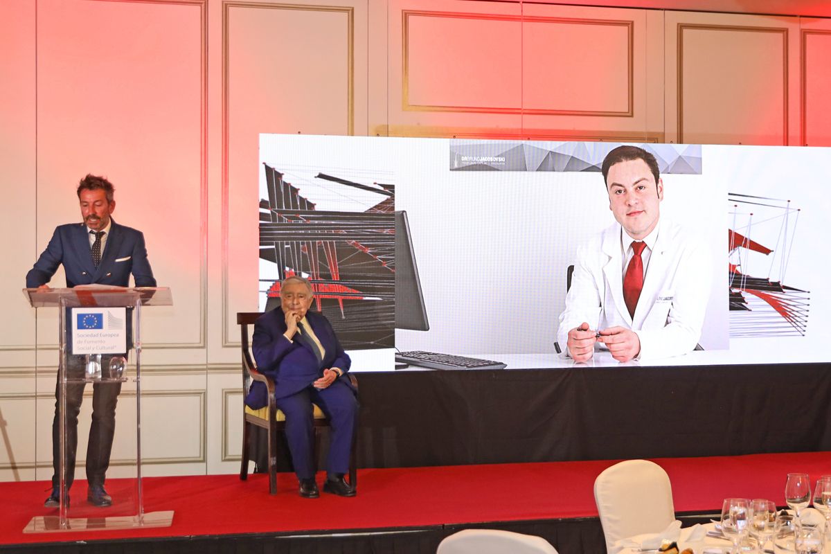 El Dr. Bruno Jacobovski obtiene el premio Dr. Fleming a la Excelencia Sanitaria 2021