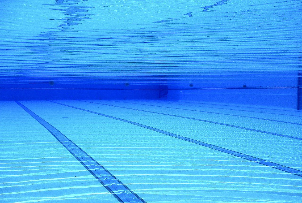 Vaciar la piscina tras el verano o dejarla llena, una duda muy frecuente, según Piscinas Lara